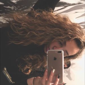 Meet your Posher, Chalise